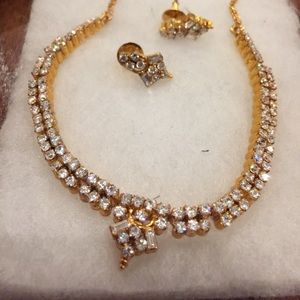 Gold and white jewelry set